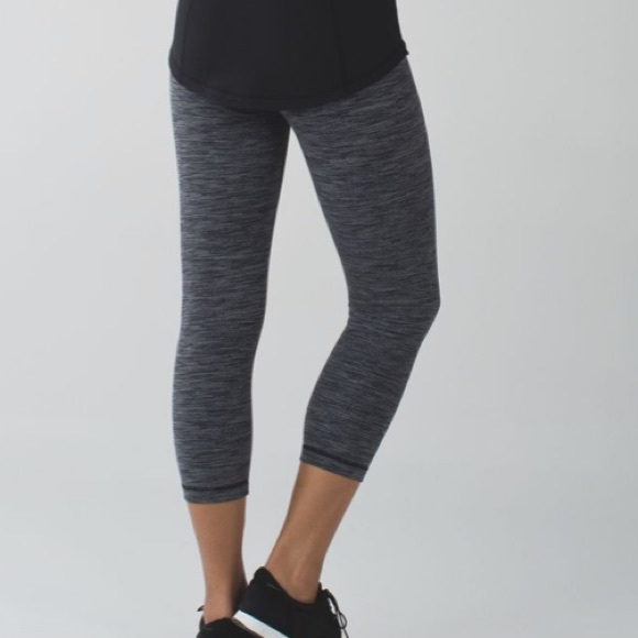 Lululemon Wunder Under Crop II - Picture 7 of 8